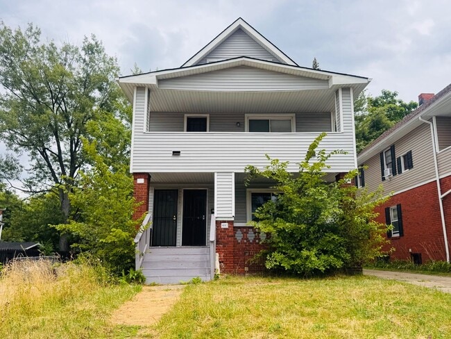 property at 4013 E 131st St