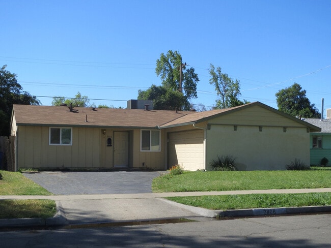property at 2806 E Swift Ave