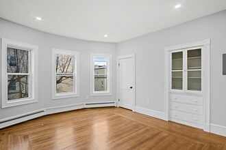 84 Fellsway E, Unit 2 in Malden, MA - Building Photo - Building Photo