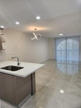 9440 Fontainebleau Blvd in Miami, FL - Building Photo - Building Photo