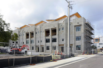 Artisan on Main in Sarasota, FL - Foto de edificio - Building Photo