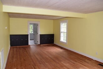 122 N Elm Ave in Highland Springs, VA - Building Photo - Building Photo