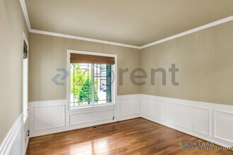 4722 SE 2nd St in Renton, WA - Foto de edificio - Building Photo