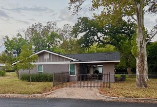 6201 Belfast Dr in Austin, TX - Building Photo - Building Photo