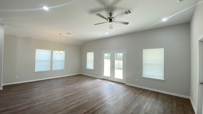 287 County Rd-5102L in Cleveland, TX - Building Photo - Building Photo