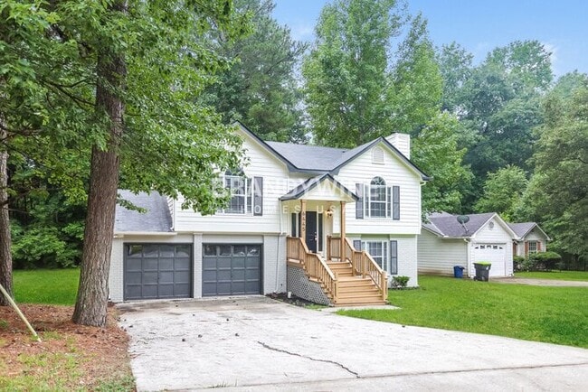 6445 Emerald Pointe Cir in College Park, GA - Building Photo - Building Photo