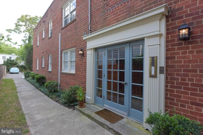 415 N West St in Alexandria, VA - Building Photo - Building Photo
