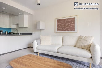 385 S Catalina Ave in Pasadena, CA - Building Photo - Building Photo