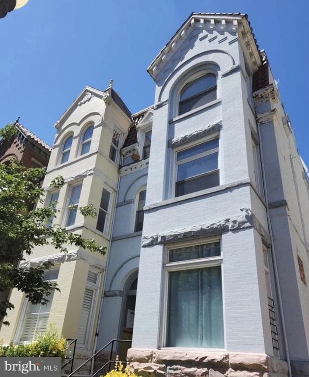 2121 N St NW