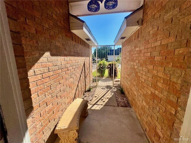 28 N 40th St in McAllen, TX - Building Photo - Building Photo
