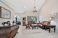 6545 Chestnut Cir in Naples, FL - Foto de edificio - Building Photo