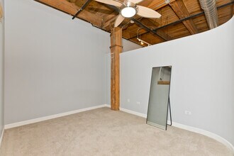 1500 W Monroe St, Unit # 0410 in Chicago, IL - Building Photo - Building Photo