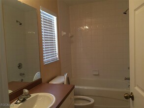 1031 NE 7th Pl in Cape Coral, FL - Building Photo - Building Photo