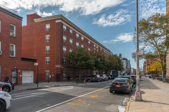 904 De Kalb Ave in Brooklyn, NY - Building Photo - Building Photo