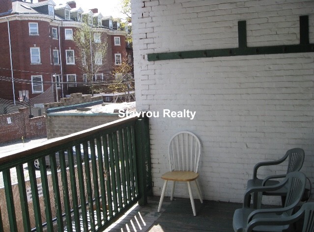 1678 Beacon St, Unit #2 in Brookline, MA - Building Photo - Building Photo