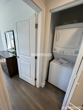 67 Park Dr, Unit C in Boston, MA - Building Photo - Building Photo