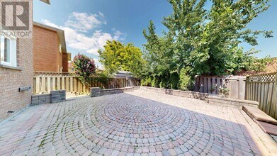 71 Olivewood Dr in Markham, ON - Building Photo - Building Photo