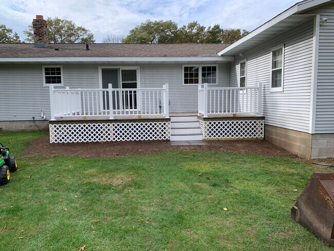 N2092 Schacht Rd in Marinette, WI - Building Photo - Building Photo