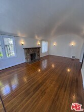 621 S Highland Ave in Los Angeles, CA - Building Photo - Building Photo
