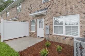 434 Wren Crest Ln in Florence, SC - Building Photo - Building Photo