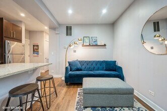 3401 N Greenview Ave in Chicago, IL - Building Photo - Building Photo