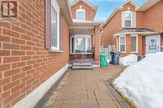 4426 Weeping Willow Dr in Mississauga, ON - Building Photo - Building Photo
