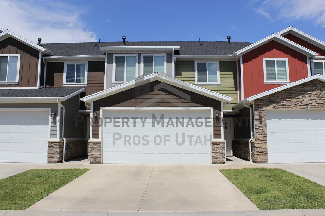 2150 Carson Ave-Unit -5 in West Haven, UT - Building Photo