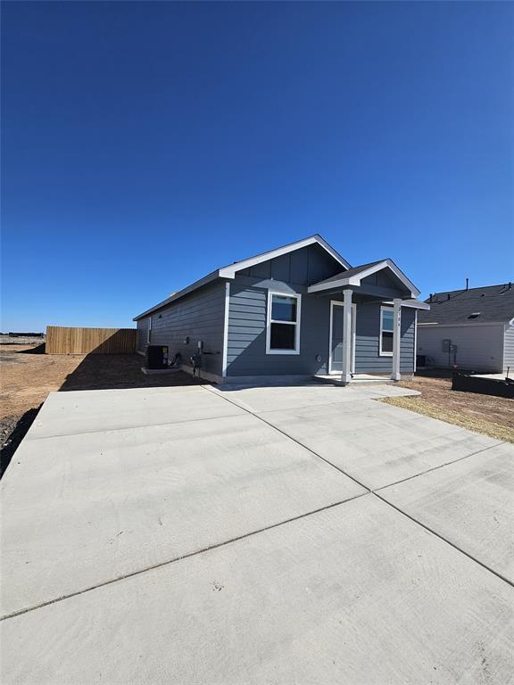 2304 Blizzard Dr in Lockhart, TX - Foto de edificio - Building Photo