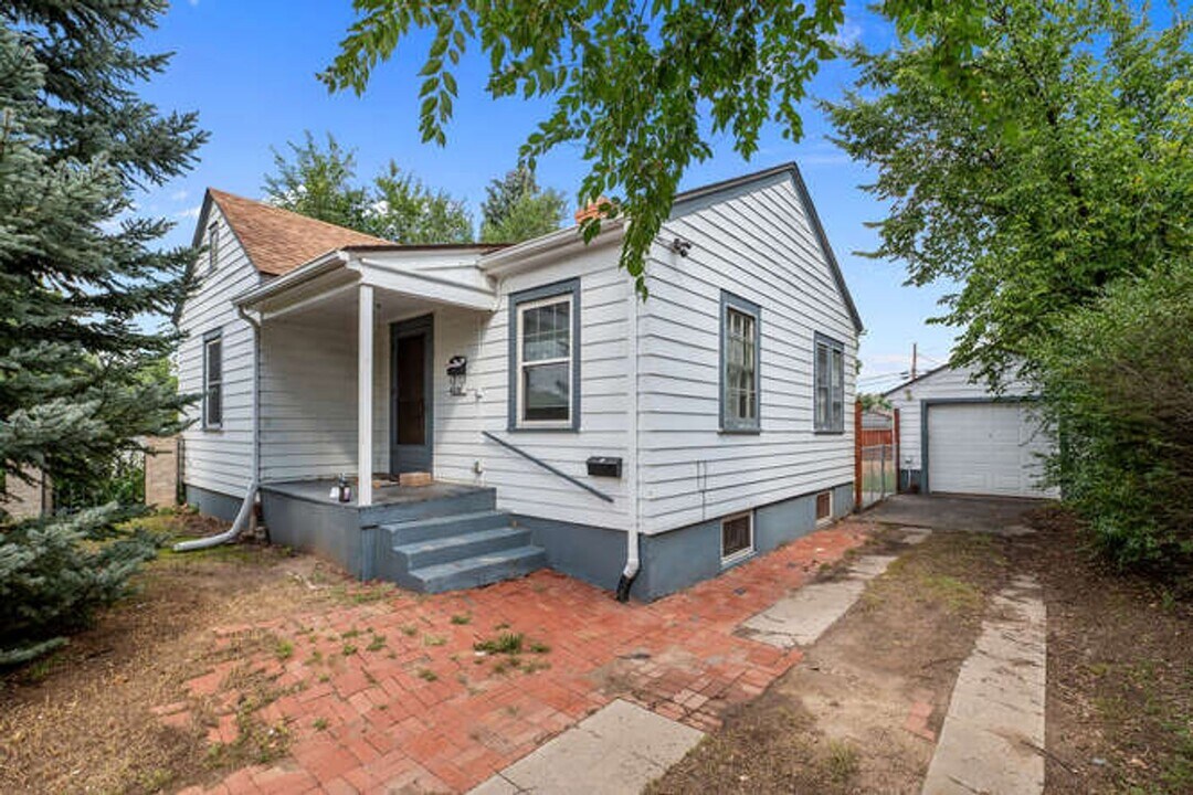 4280 S Acoma St in Englewood, CO - Building Photo