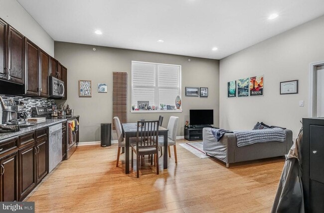 property at 2422 Frankford Ave