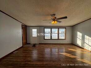 188 F St in Pittsfield, ME - Foto de edificio - Building Photo