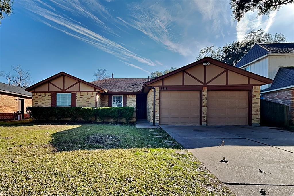 5315 Derbyshire Dr in Katy, TX - Building Photo