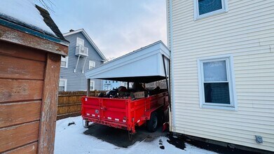 7 Charles St in Dover, NH - Building Photo - Building Photo
