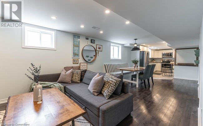 14 Yorkdale Crescent in Hamilton, ON - Building Photo - Building Photo