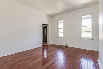 834 Industry St in Pittsburgh, PA - Building Photo - Building Photo