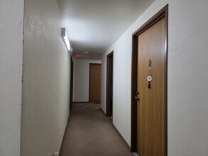 103 N Elm St-Unit -UNITB in Kimberly, WI - Building Photo - Building Photo