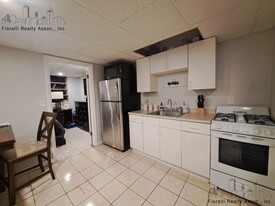 195 Endicott St, Unit 1 Apartamentos