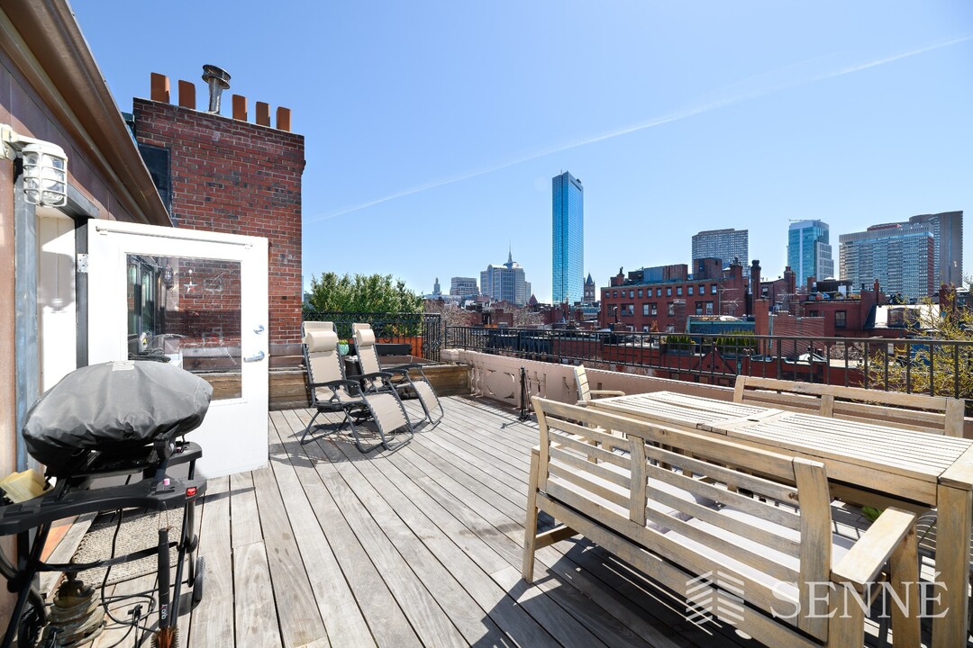 261 Marlborough St, Unit PH in Boston, MA - Building Photo