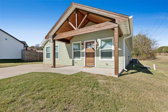 2604 San Gabriel Dr in Granbury, TX - Building Photo