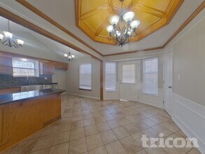 1304 Circle in Greenwood, MO - Building Photo - Building Photo