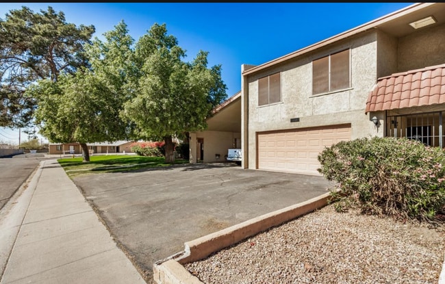 4482 W Palmaire Ave in Glendale, AZ - Building Photo - Building Photo