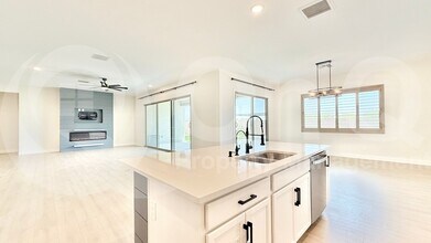 4411 W Park View Ln in Glendale, AZ - Building Photo - Building Photo