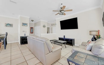 102 E Gardenia St in South Padre Island, TX - Building Photo - Building Photo