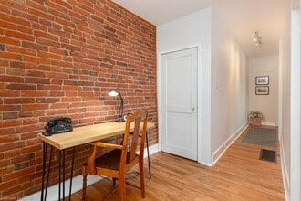 Alexander Street - 1 Bed in Belleville, ON - Building Photo - Building Photo