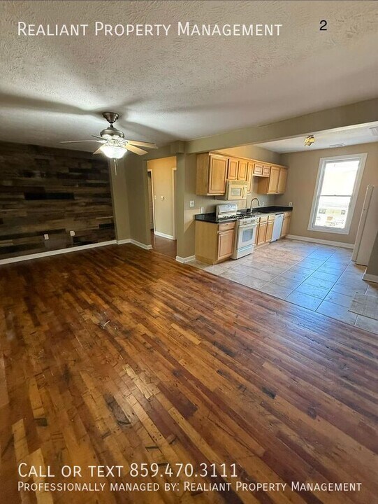 711 W Maxwell St in Lexington, KY - Building Photo