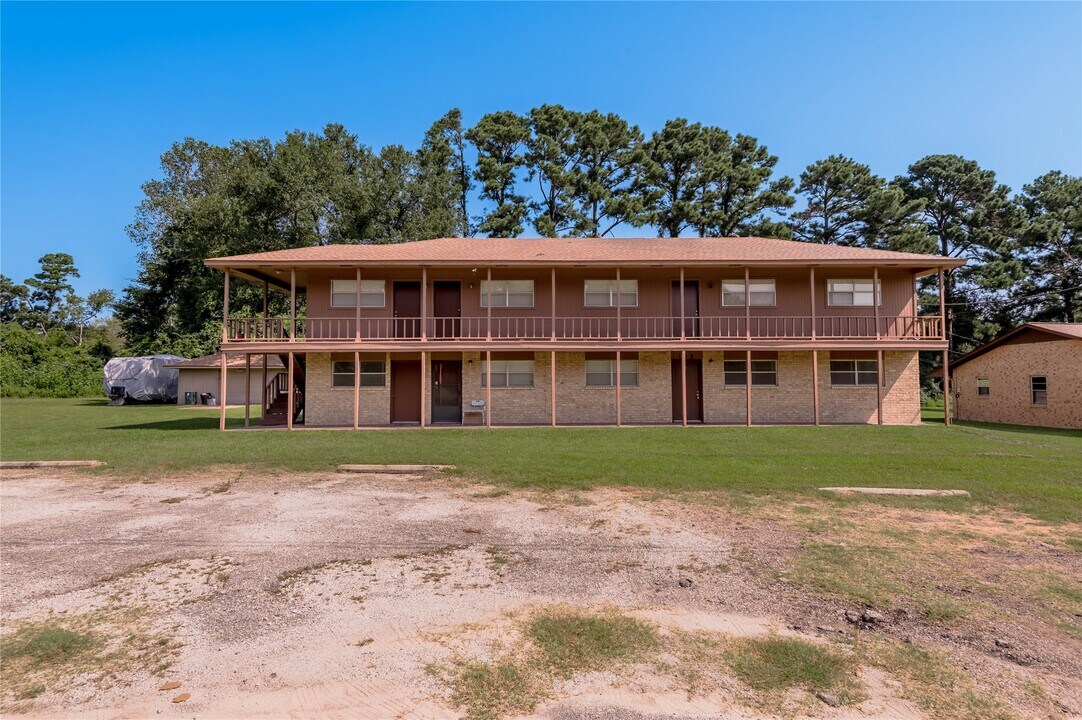 120 McAdams Ln in Huntsville, TX - Foto de edificio