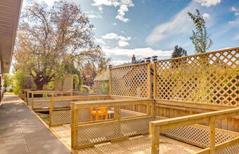 Spruce View Apartments in Camrose, AB - Building Photo - Building Photo