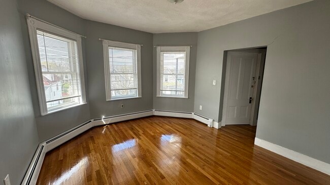 66 Morton Ave, Unit 3