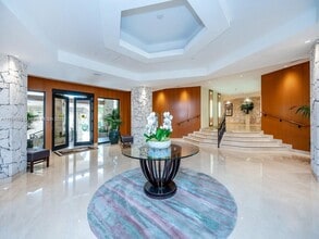 1121 Crandon Blvd in Key Biscayne, FL - Building Photo - Building Photo