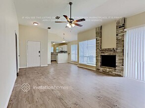 9203 Rippling Fields Dr in Houston, TX - Building Photo - Building Photo